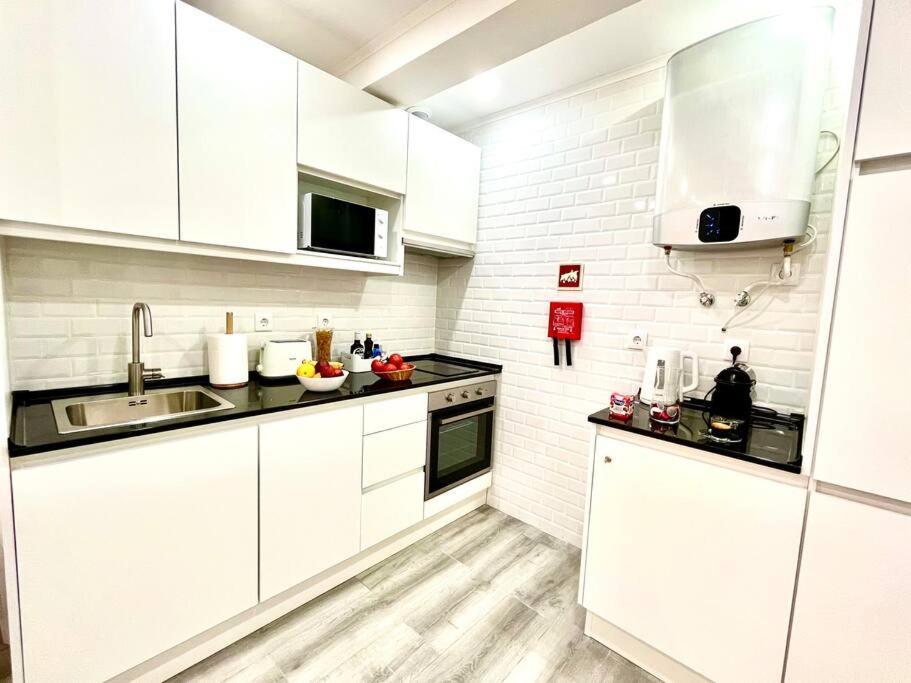 New-Romantic Studio Near The Beach! Paço de Arcos Extérieur photo